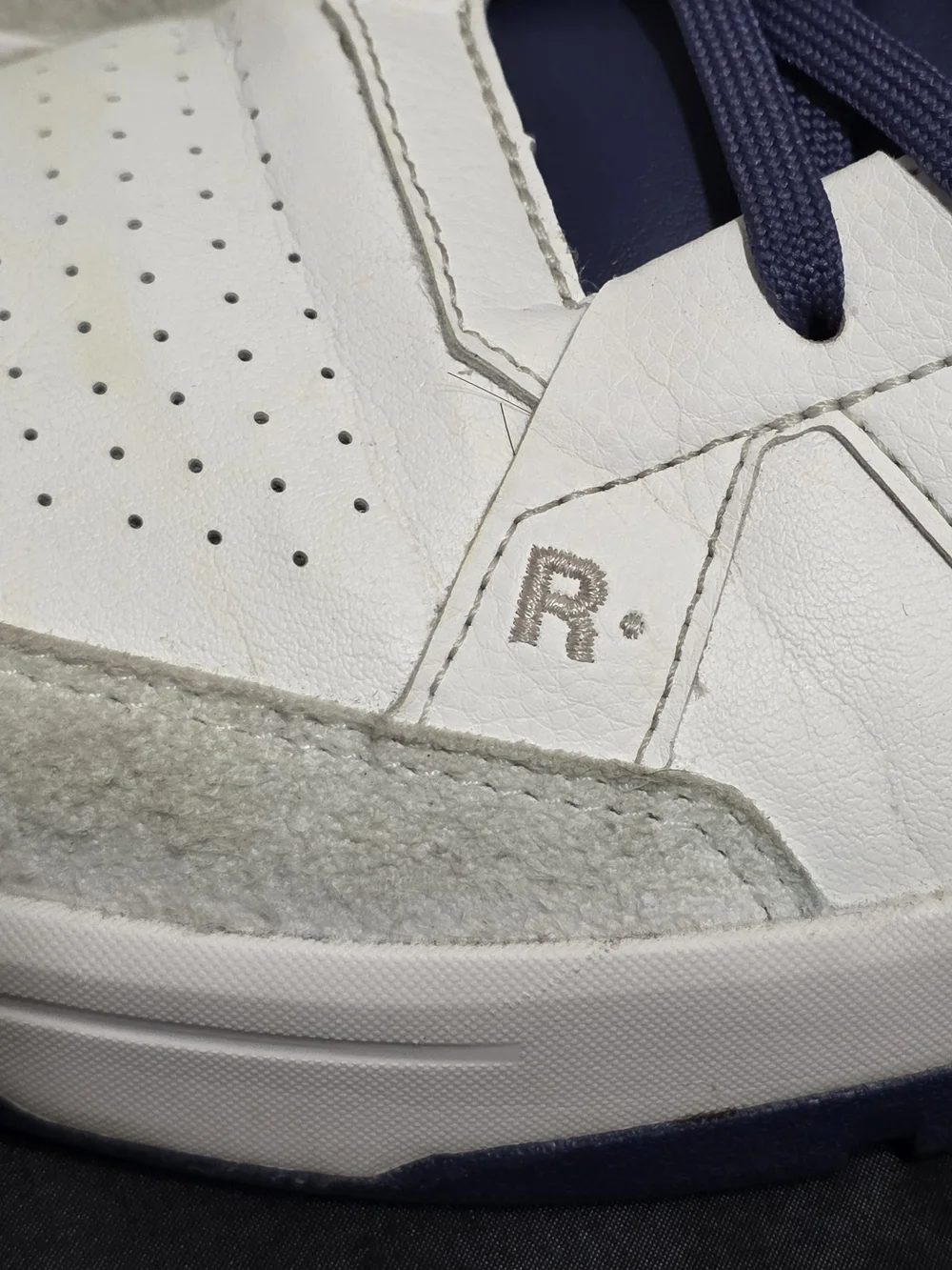 On Cloud The Roger Clubhouse Casual Shoes White / Acai Blue Sz 12 3MF10541534